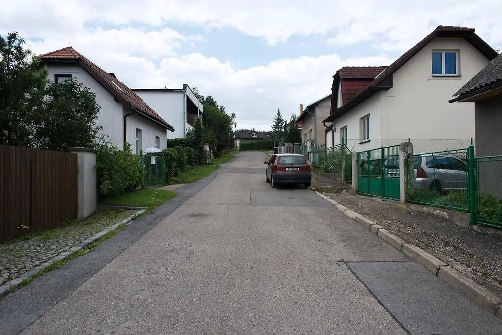 Cely Dum S Vybavenou Kuchyni, Koupelna S Virivkou Villa Prag Tatil Evi