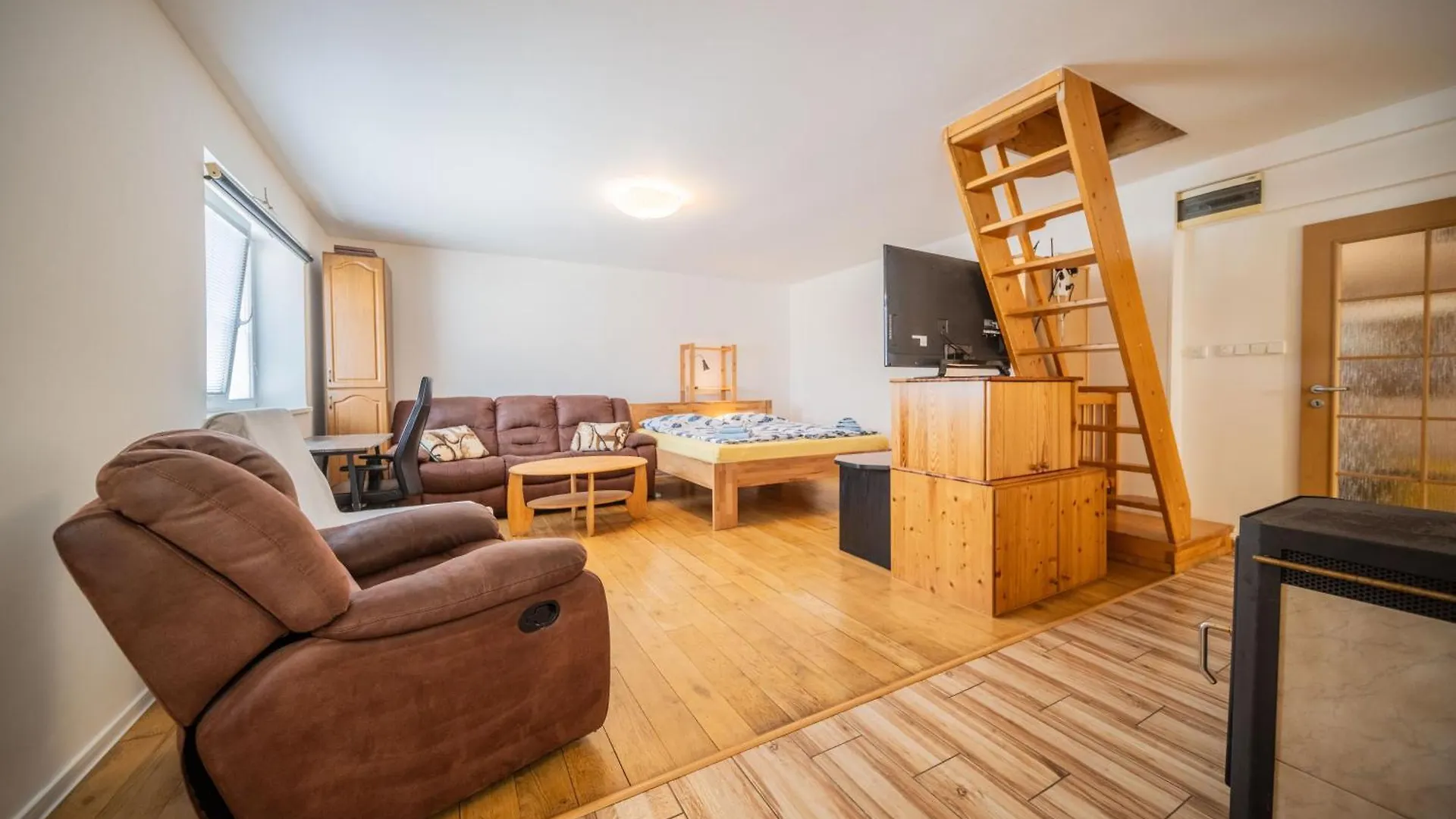 Cely Dum S Vybavenou Kuchyni, Koupelna S Virivkou Villa Prag 0*,